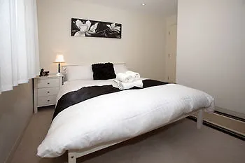 Reubens Court And City Apartments 요크